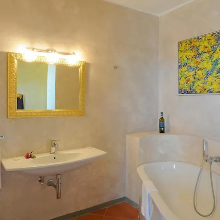 Agriturismo La Lucciolaia *