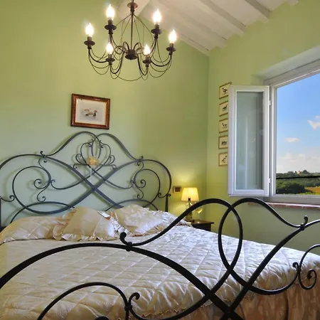 Agriturismo La Lucciolaia San Gimignano
