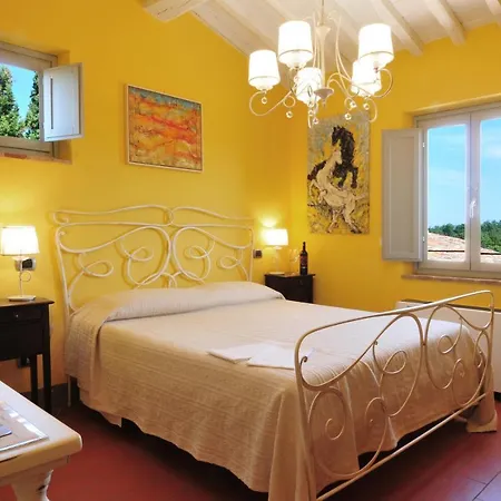 Agriturismo La Lucciolaia San Gimignano
