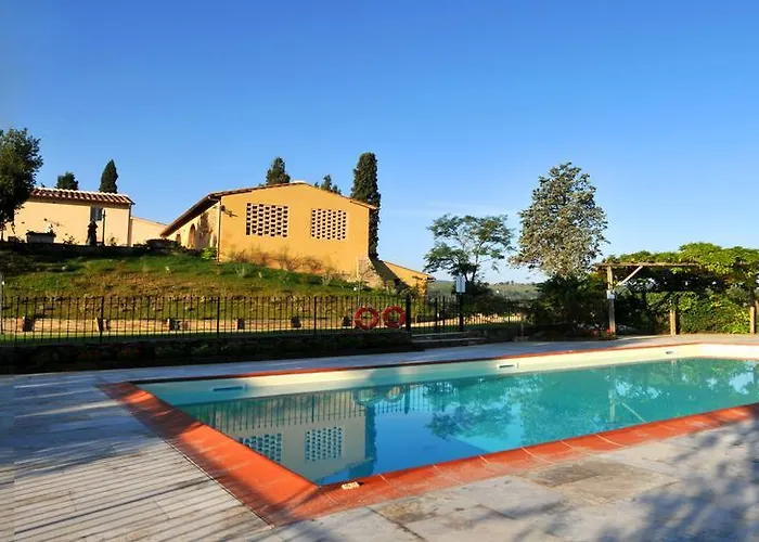Agriturismo La Lucciolaia 农家乐 *