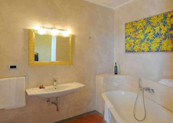 Agriturismo La Lucciolaia *