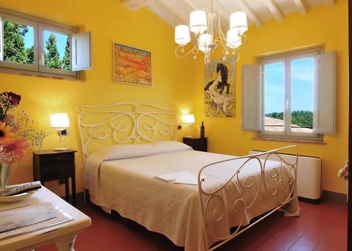 Agriturismo La Lucciolaia 圣吉米纳诺
