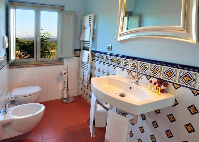 Agriturismo La Lucciolaia 农家乐 *